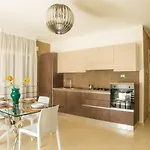 Independence House 4* קטאניה