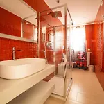 Independence House לינה וארוחת בוקר 4*