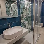 לינה וארוחת בוקר Independence House 4*