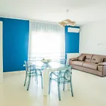 Independence House 4* קטאניה
